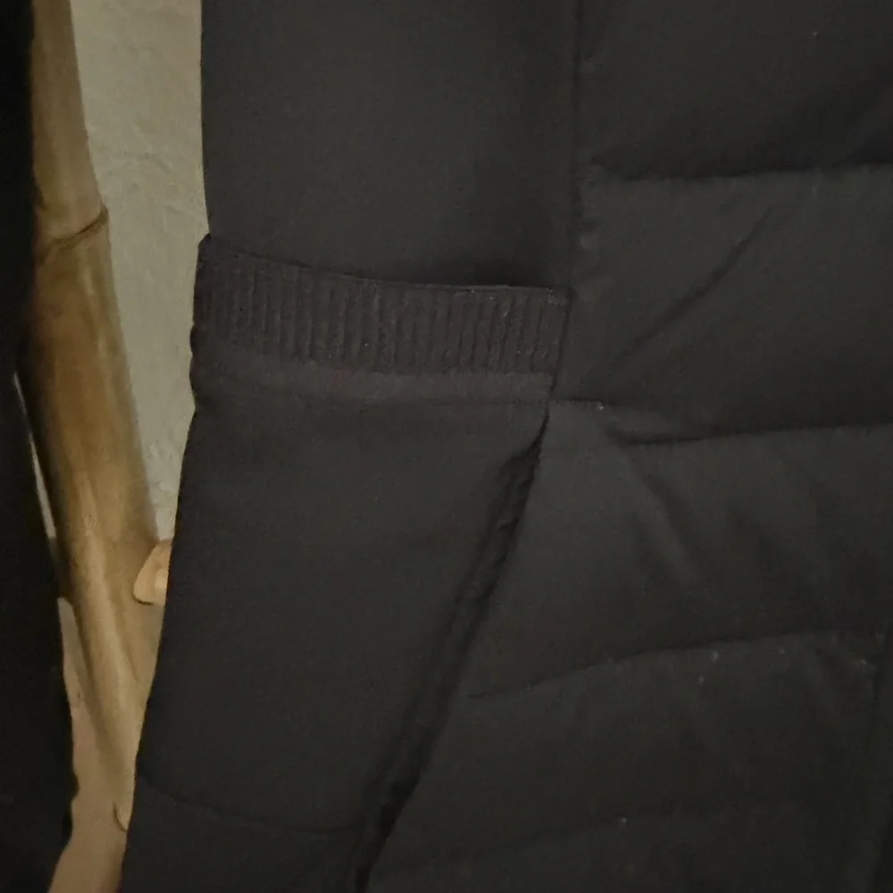 lululemon athletica Black Puffer Jacket - Picture 3 of 7